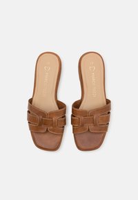 Marco Tozzi Slip-on sandaler - cognac