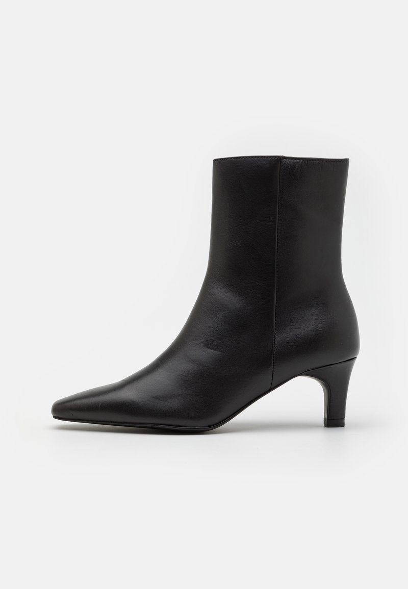 Marks & Spencer WIDE FIT - Κλασικές μπότες αστραγάλου - black