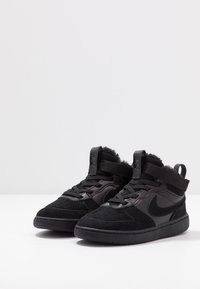 Nike Sportswear COURT BOROUGH MID WINTERIZED  - Čevlji za dojenčke - black/white