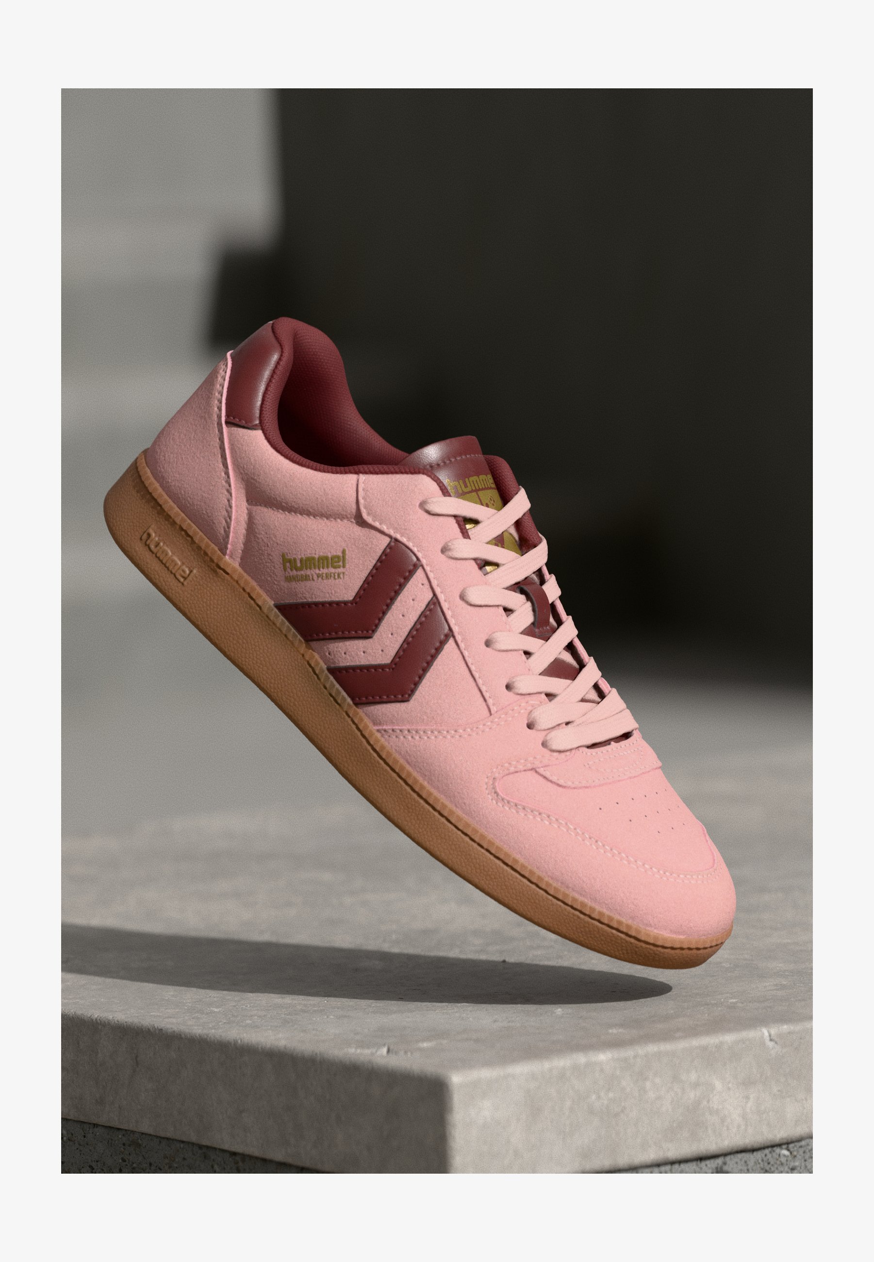 Hummel Low Fallon - Sneaker Unisex Adulto In Pelle Scamosciata E Mesh, Suola In Gomma, Plantare Ortholite, Comode E Traspiranti