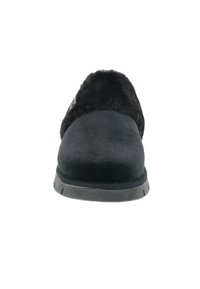 Scarpa nera slip-on con un morbido rivestimento in pelliccia sintetica, tomaia in suede, punta tonda e suola in gomma testurizzata per una buona aderenza. Nessun hardware o accentuazione visibile.