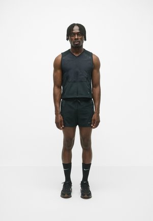 RUN SHORT - Športové šortky - black
