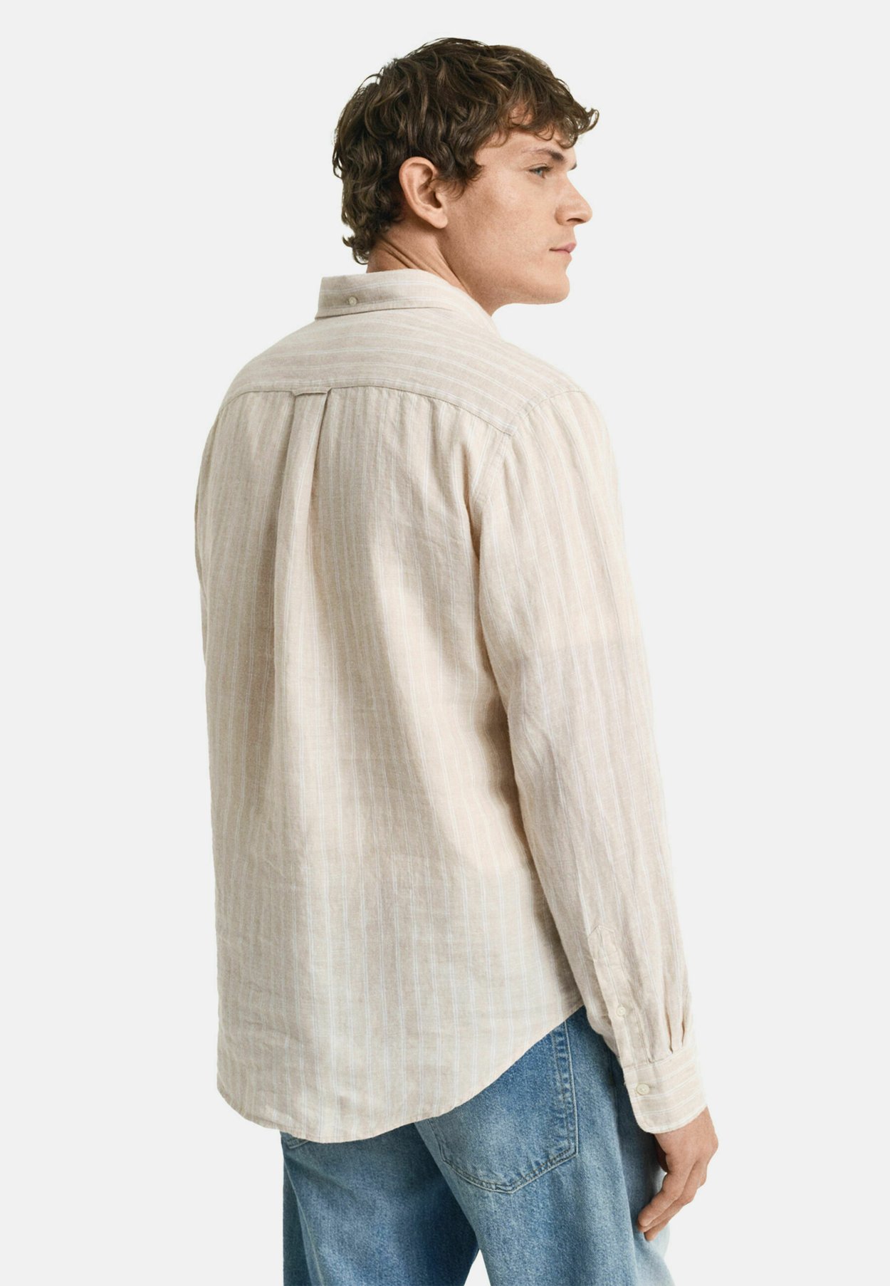 REGULAR FIT STRIPED