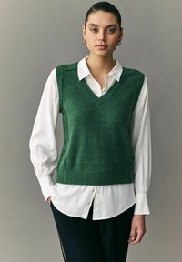 Next REGULAR FIT zielony