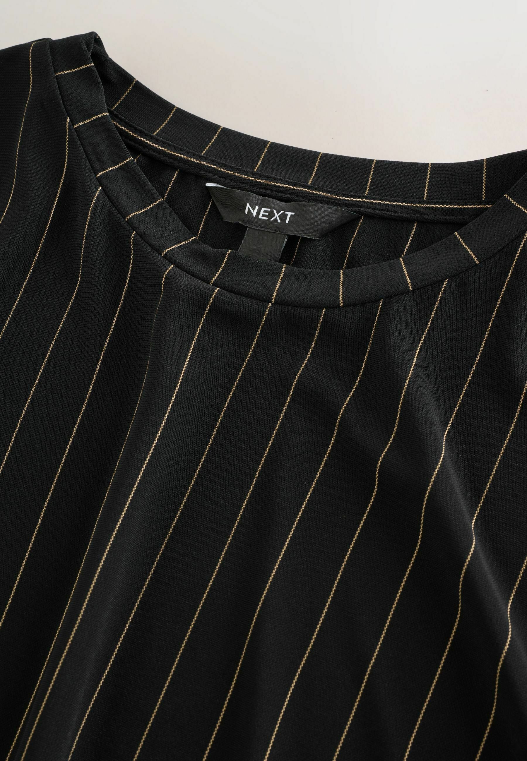 Next REGULAR FIT - DRAPE CINCHED WAIST - Basic T-shirt - black