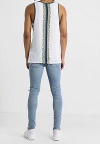 River Island Vaqueros pitillo - blue