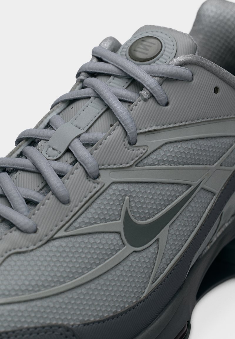 Nike Sportswear SHOX RIDE 2 NEW - Tenisky - light smoke grey/smoke grey