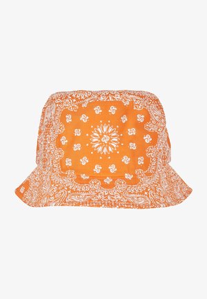 Orangenes Bucket-Hat aus Baumwollstoff mit kunstvollen weißen Paisleymustern, einem breiten Rand und einer strukturierten Krone.