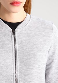 ONLY ONLJOYCE - Blusão aviador - light grey melange