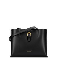 Sac à main en cuir noir au design structuré, avec une boucle dorée et une longue bandoulière. Logo imprimé à l'avant.