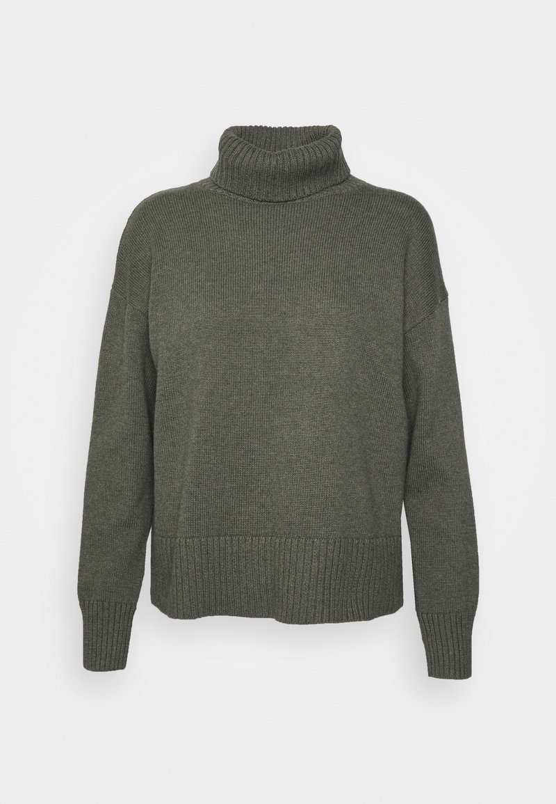 Khaki groene gebreide trui met een hoge col, ingezakte schouders, geribbelde manchetten en zoom. Zachte textuur met een ontspannen pasvorm.