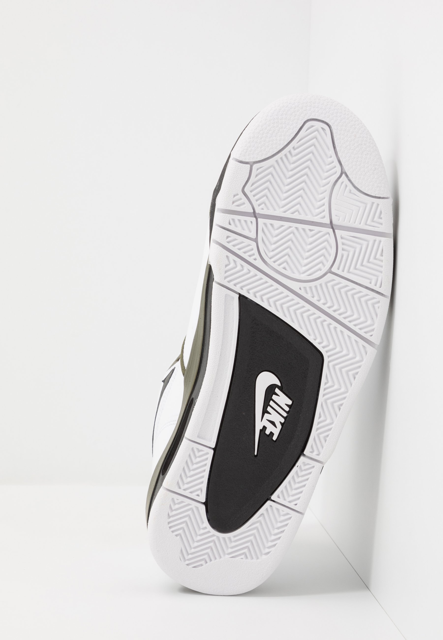 Nike Sportswear AIR FLIGHT 89 Høye joggesko whiteblack Nike Sportswear AIR FLIGHT 89 Høye joggesko whiteblack