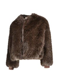 Giacca corta in pelliccia sintetica marrone con scollo rotondo, maniche lunghe e chiusura frontale con zip. Texture morbida e design voluminoso.