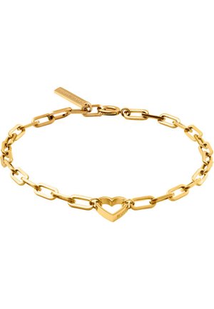 Bracelet en or avec des maillons de chaîne entrelacés, ornée d'un accent central en forme de cœur et d'une petite étiquette gravée du nom de la marque.