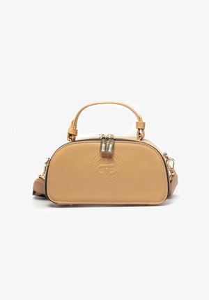 Skórzana torebka w kolorze tan z zaokrąglonymi krawędziami, górnym uchwytem, podwójnymi złotymi zamkami błyskawicznymi, wytłoczonym okrągłym logo oraz odczepianym paskiem na ramię.