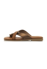 Sandale à glissière marron avec des sangles en cuir brillant et mat, présentant une semelle plate et un design minimal, idéale pour un usage décontracté.