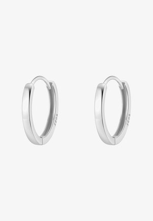 Boucles d'oreilles en argent en forme de cerceau avec une finition polie, affichant un design arrondi et un fermoir sécurisé. Marquées "925" pour l'argent sterling.