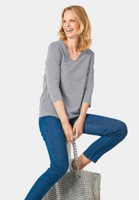 GOLDNER Langarmshirt - silver-coloured grey