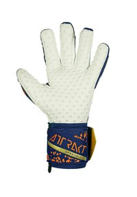 Weißer Torwarthandschuh mit strukturiertem Handflächenbereich, navyblauen Akzenten und einem sicheren Handgelenkband mit orangefarbenen und goldenen Designs.
