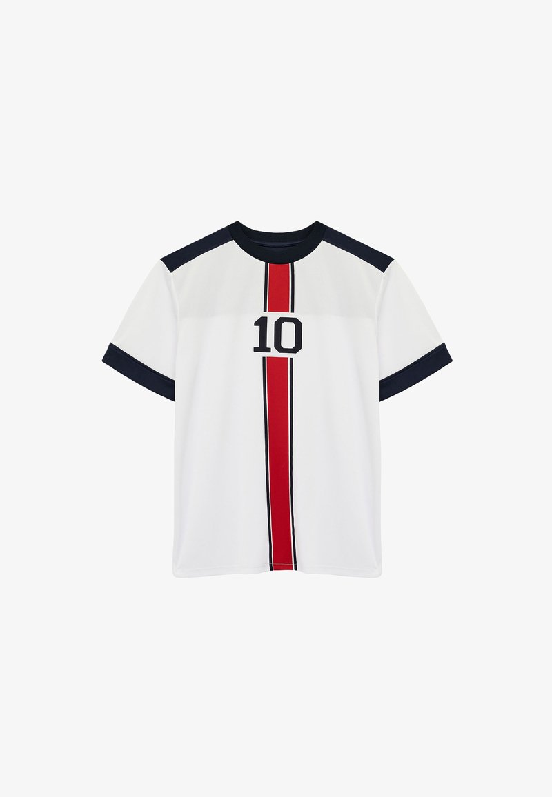 Camiseta blanca de manga corta con detalles en azul marino, que presenta una franja vertical roja y el número "10" en negro en la parte delantera.