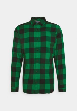 Camisa de botones a cuadros verde y negro, de manga larga, tejido mezcla de algodón, con cuello estándar y cierre frontal de botones.