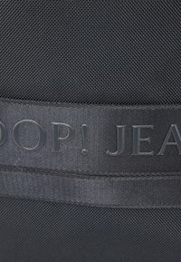 JOOP! Jeans MODICA FALK - Nahrbtnik - forest night