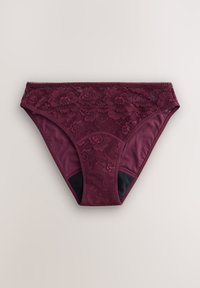 Bordeauxrode kanten slip met bloemmotief bovenop, contrasterende zwarte stof eronder, smalle tailleband en zachte textuur.