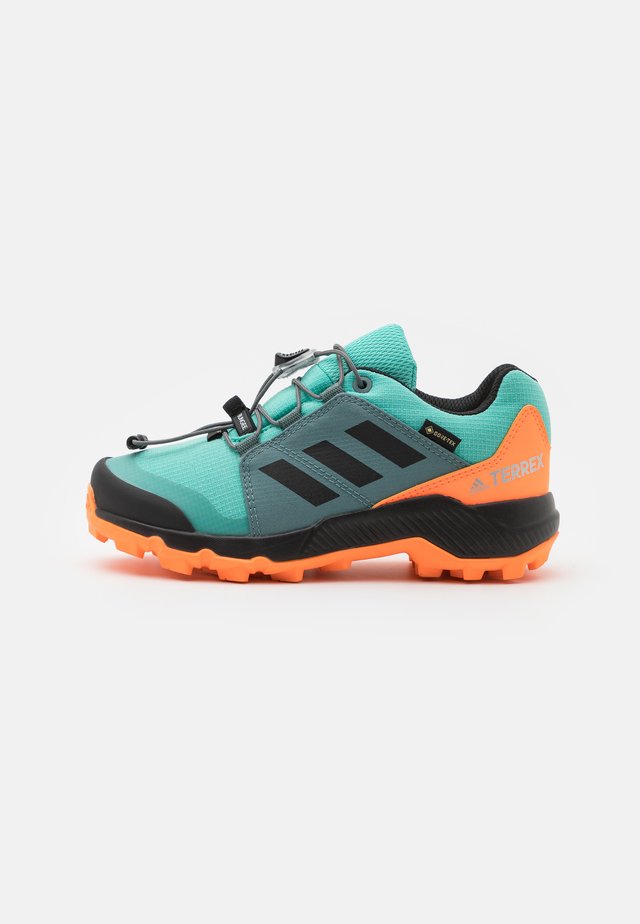 TERREX GTX UNISEX - Hikingschuh - acid mint/core black/screaming orange