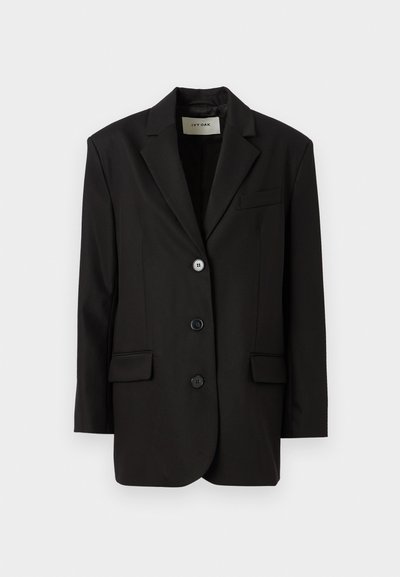 Juodas švarkas, pagamintas iš lygaus audinio, su notch tipo apykakle, trimis mygtukais ir dviem priekinėmis kišenėmis. Paprastas, struktūruotas dizainas.