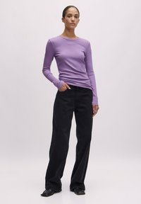 EDITED INOA - Longsleeve - lila