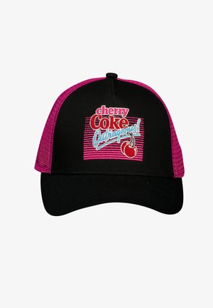 Casquette trucker noire et rose avec le texte "Cherry Coke Outrageous !" et un graphique de cerise sur le panneau avant.