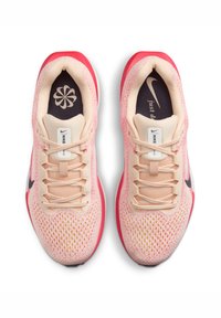 Nike Performance AIR WINFLO 11 - Hardloopschoenen voor op de weg - orange