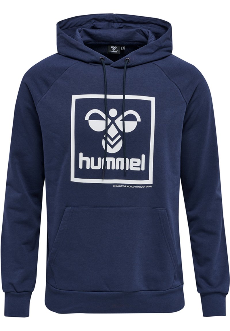 Sudadera de color azul marino con un bolsillo frontal, logo gráfico en blanco y texto. Presenta una capucha con cordón ajustable y puños y dobladillo de canalé. Material suave de mezcla de algodón.