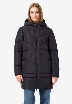 Manteau en duvet noir avec capuche, présentant une fermeture éclair à l'avant, un motif en chevrons matelassé et deux poches latérales. Fabriqué en un matériau lisse et résistant à l'eau.