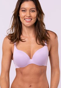 Jasnofioletowy stanik z wyściółką, z szerokimi, gładkimi ramiączkami oraz głębokim dekoltem. Wykonany z miękkiego materiału, bezszwowy design zapewnia komfort.