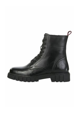 Botte chevillère en cuir noir avec un laçage sur le devant, bout rond, semelle en caoutchouc texturé et une anse à l'arrière. Présente un branding discret sur le côté.