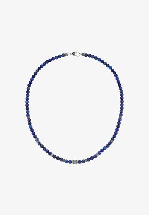 Halskette mit kleinen runden blauen Perlen und silbernen dekorativen Abstandshaltern, gesichert mit einem silbernen Verschluss.