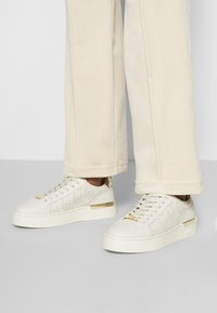 LIU JO SILVIA  - Sapatilhas - milk