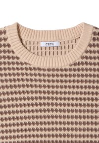Maglione beige con motivo a rombi marroni testurizzati, colletto a girocollo a coste e etichetta "CECIL". Il tessuto lavorato offre un aspetto morbido e accogliente.