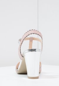 Caprice Páskové sandály  - light pink