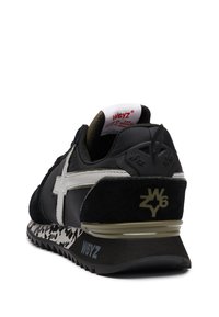 W6YZ JET-M. - Sneaker low - schwarz