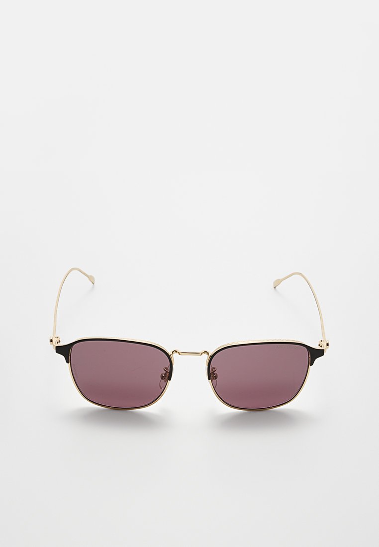 Sonnenbrille mit rechteckigen Gläsern in Dunkelpurpur, goldfarbenem Metallrahmen und schwarzen Kunststoffakzenten. Dünne, gebogene Bügel für ein leichtes Design.