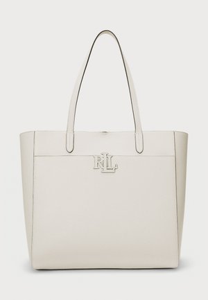 Witte leren shopper met een textuur, dubbele schouderbanden en een metalen "RLL" logo in het midden aan de voorkant.
