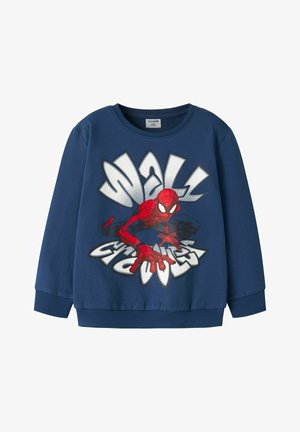 Blå børne-sweatshirt med lange ærmer med grafik af Spider-Man, der kravler, og fed hvid tekst i tegneseriestil.