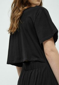 Desires SHORT SLEEVE  - Dnevna obleka - 9000 black