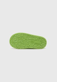 Nanga NESSI UNISEX - Šlepetės - green