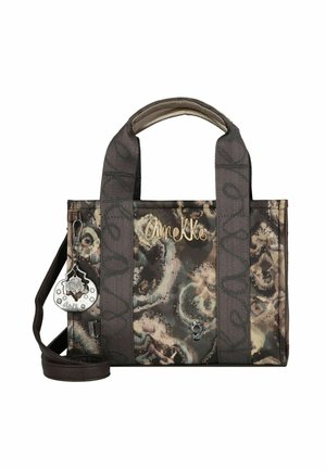 Braune und mehrfarbig gemusterte Handtasche aus strapazierfähigem Material, mit doppelten Griffen, einem abnehmbaren Schultergurt und dekorativen Anhängern.