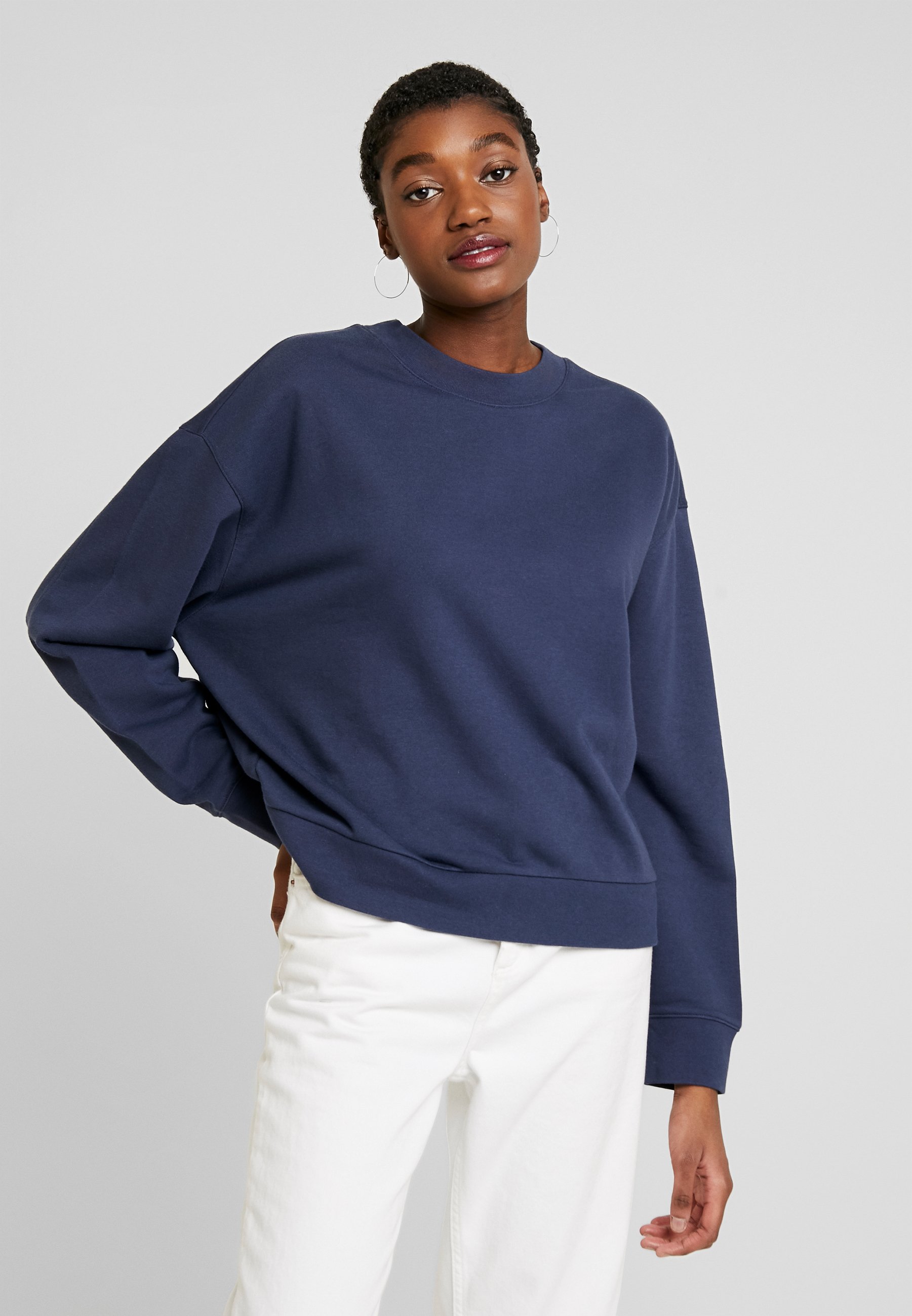 weekday huge cropped sweatshirt
