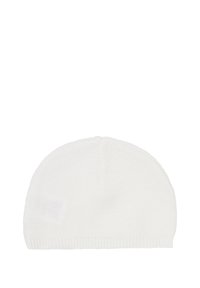 Weißer gestrickter Beanie mit strukturierter Oberfläche und umgeschlagenem Saum. Das Design bietet einen engen Sitz und ist frei von sichtbaren Logos oder Verzierungen.