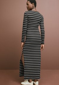 Next SCOOP NECK LONG SLEEVE - Maxikleid - black